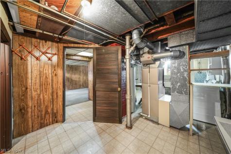 5141 W 8th Street Brooklyn Heights OH 44131