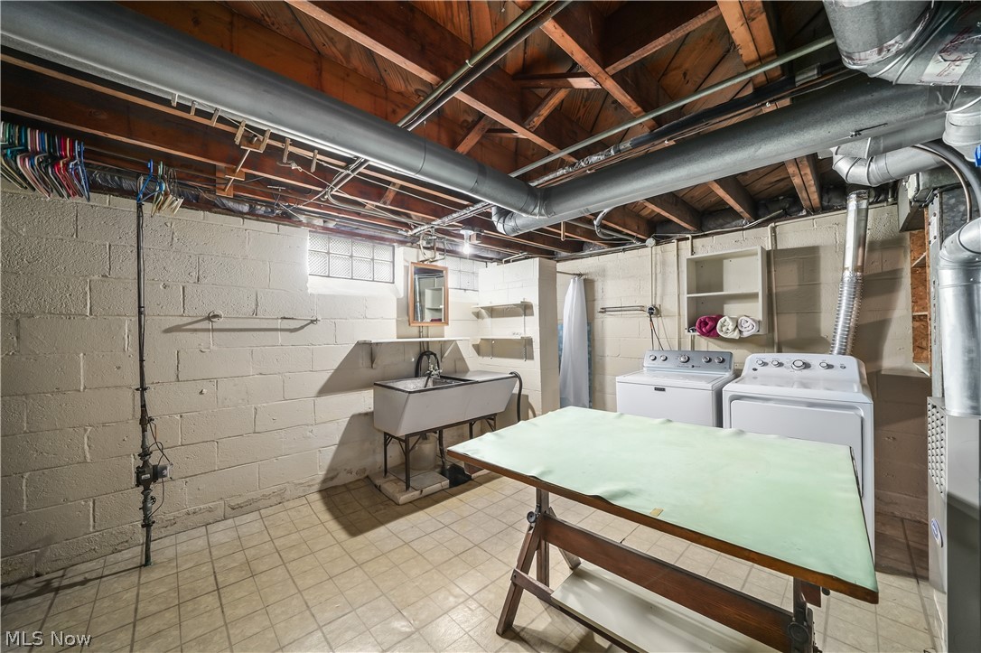 5141 W 8th Street Brooklyn Heights OH 44131