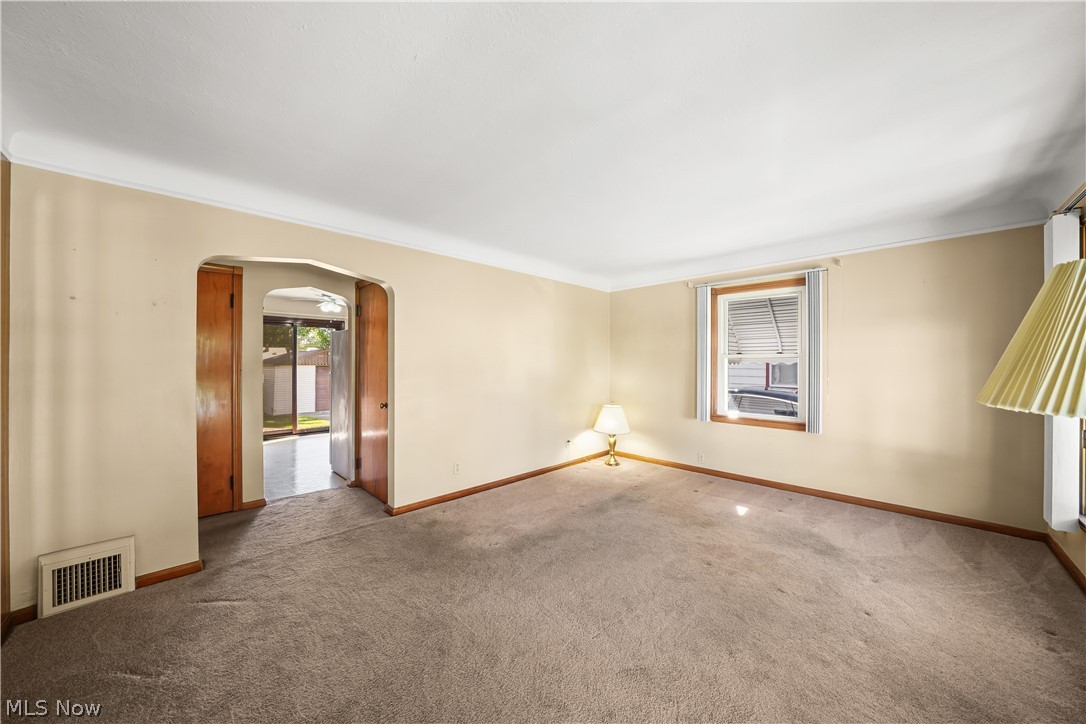 5141 W 8th Street Brooklyn Heights OH 44131
