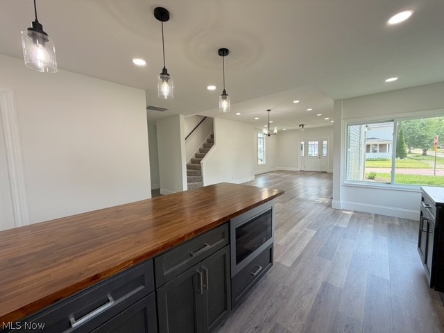 131 W 10th Street Uhrichsville OH 44683