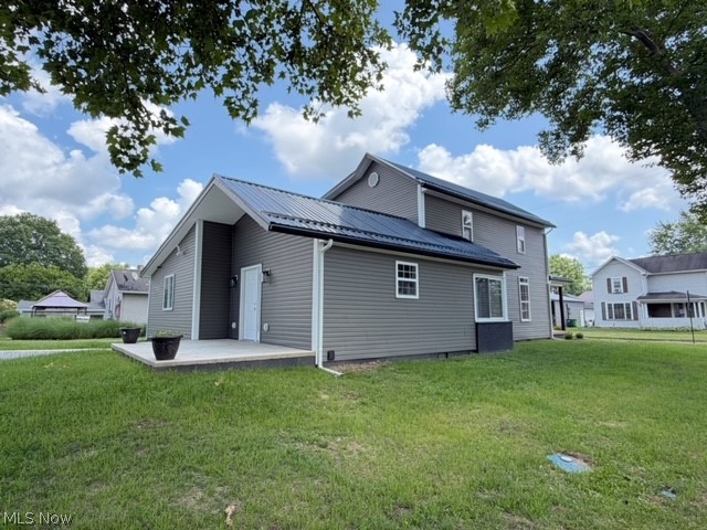 131 W 10th Street Uhrichsville OH 44683