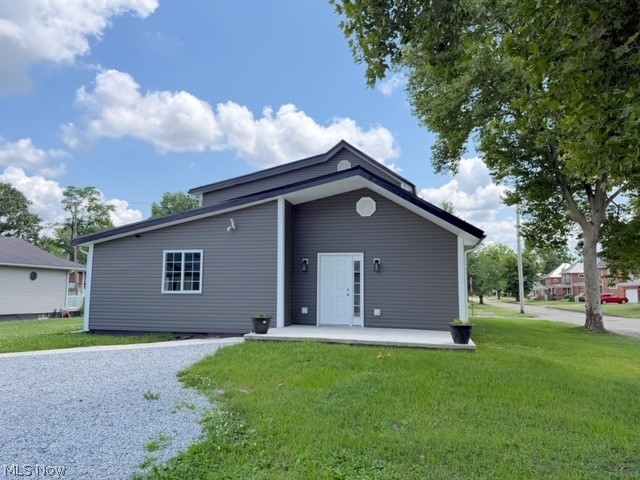 131 W 10th Street Uhrichsville OH 44683