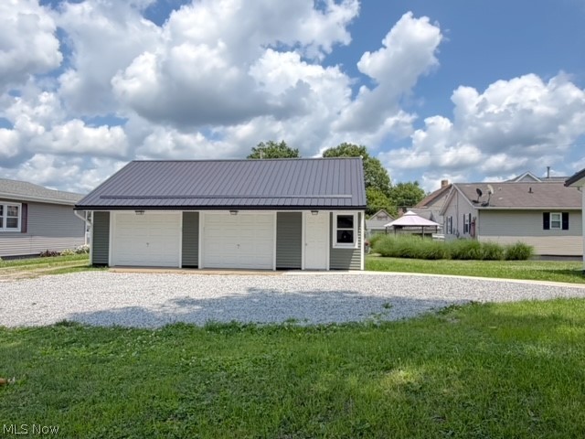 131 W 10th Street Uhrichsville OH 44683