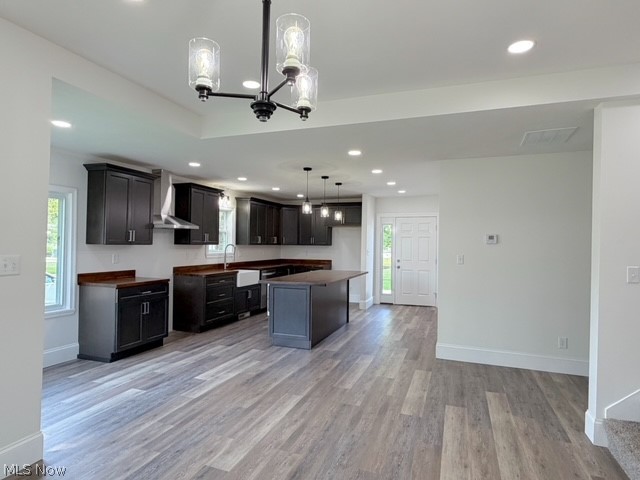 131 W 10th Street Uhrichsville OH 44683
