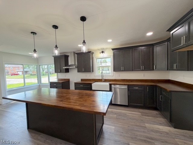 131 W 10th Street Uhrichsville OH 44683