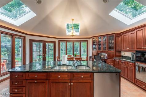 169 Plymouth Drive Bay Village OH 44140