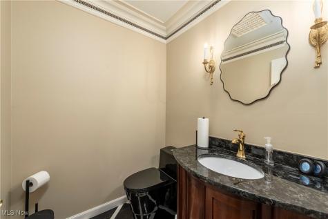 169 Plymouth Drive Bay Village OH 44140