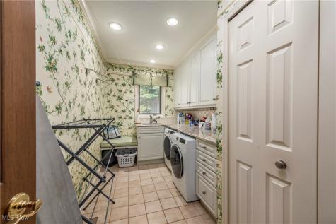 169 Plymouth Drive Bay Village OH 44140