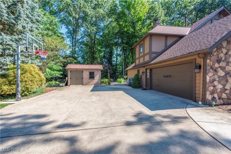 169 Plymouth Drive Bay Village OH 44140