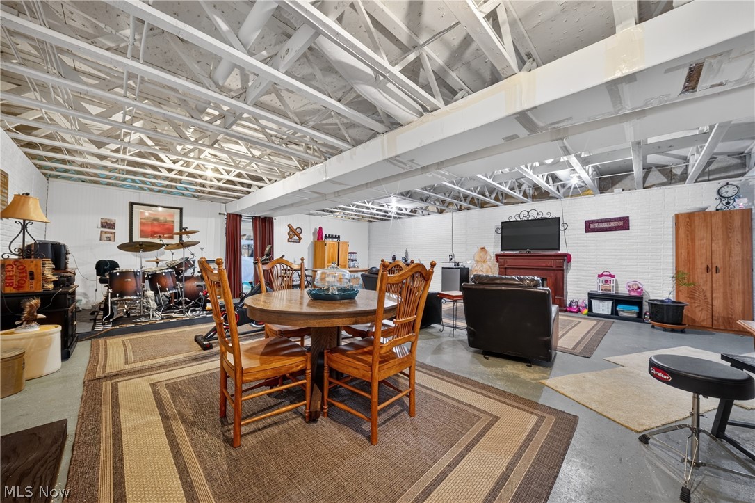 2505 Footville Richmond Road E Jefferson OH 44047