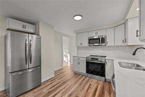 8266 Arlington Avenue NW North Canton OH 44720