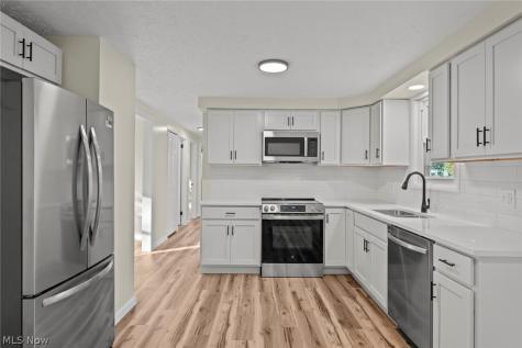 8266 Arlington Avenue NW North Canton OH 44720