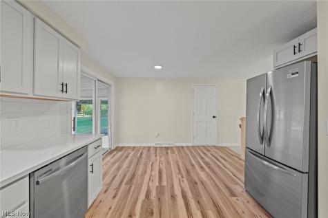8266 Arlington Avenue NW North Canton OH 44720