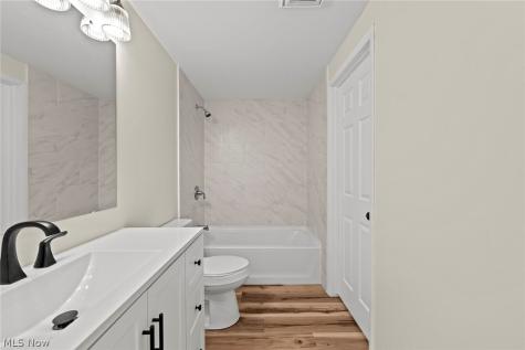 8266 Arlington Avenue NW North Canton OH 44720