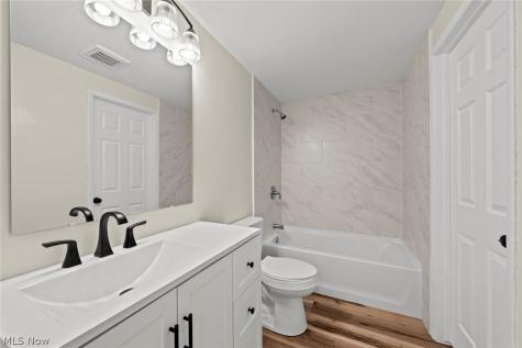 8266 Arlington Avenue NW North Canton OH 44720