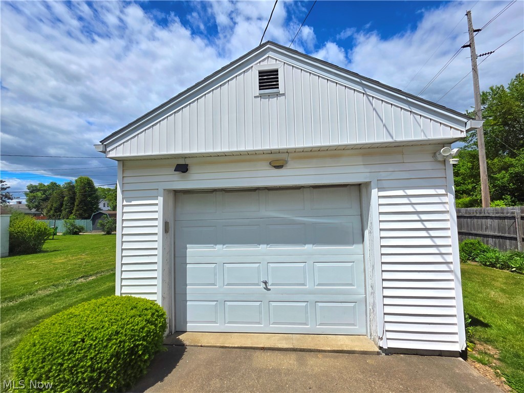 1104 Cassingham Avenue Coshocton OH 43812