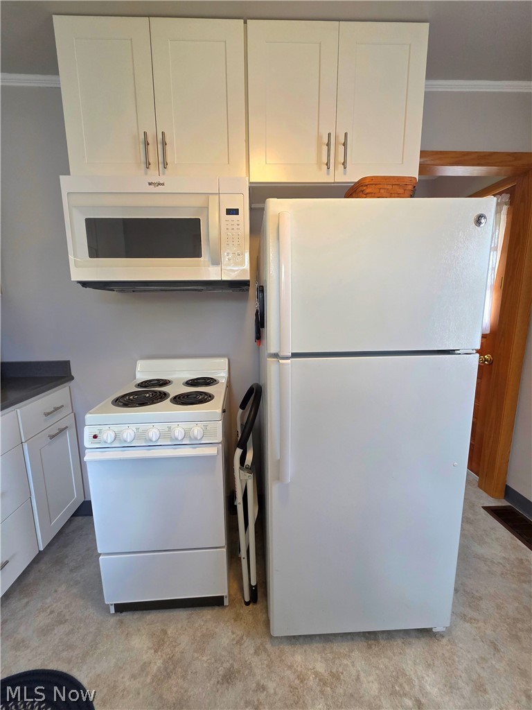 1104 Cassingham Avenue Coshocton OH 43812