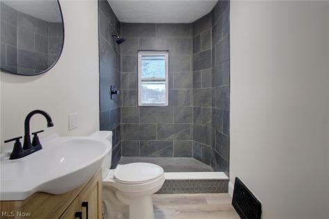 2135 Cherry Avenue Alliance OH 44601