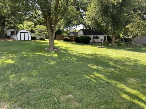 8639 Candlewood Avenue NW North Canton OH 44720
