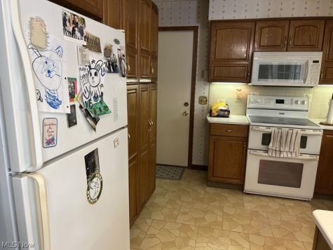 8639 Candlewood Avenue NW North Canton OH 44720