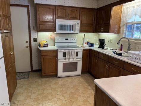8639 Candlewood Avenue NW North Canton OH 44720