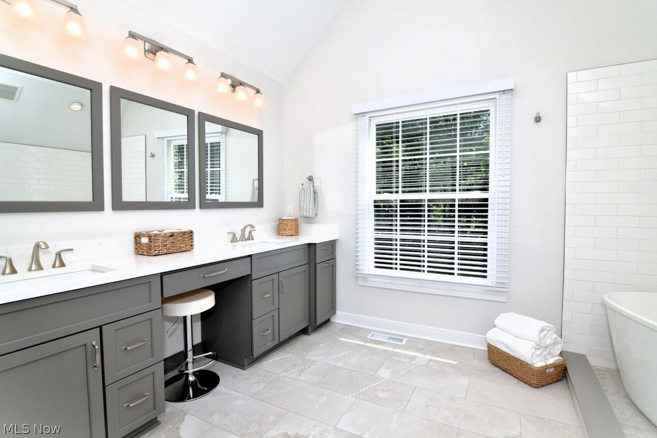 8630 Tamarack Trail Chagrin Falls OH 44023