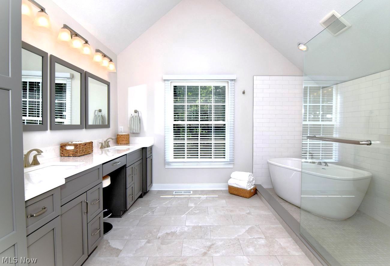 8630 Tamarack Trail Chagrin Falls OH 44023