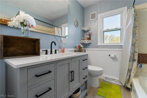 5261 Dailey Road New Franklin OH 44319