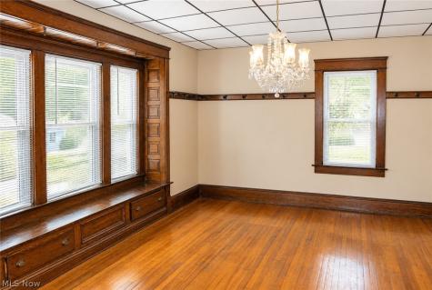 2070 W 100th Street Cleveland OH 44102