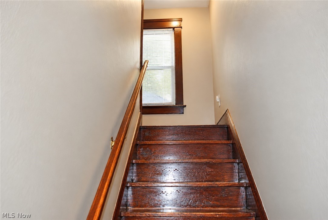 2070 W 100th Street Cleveland OH 44102