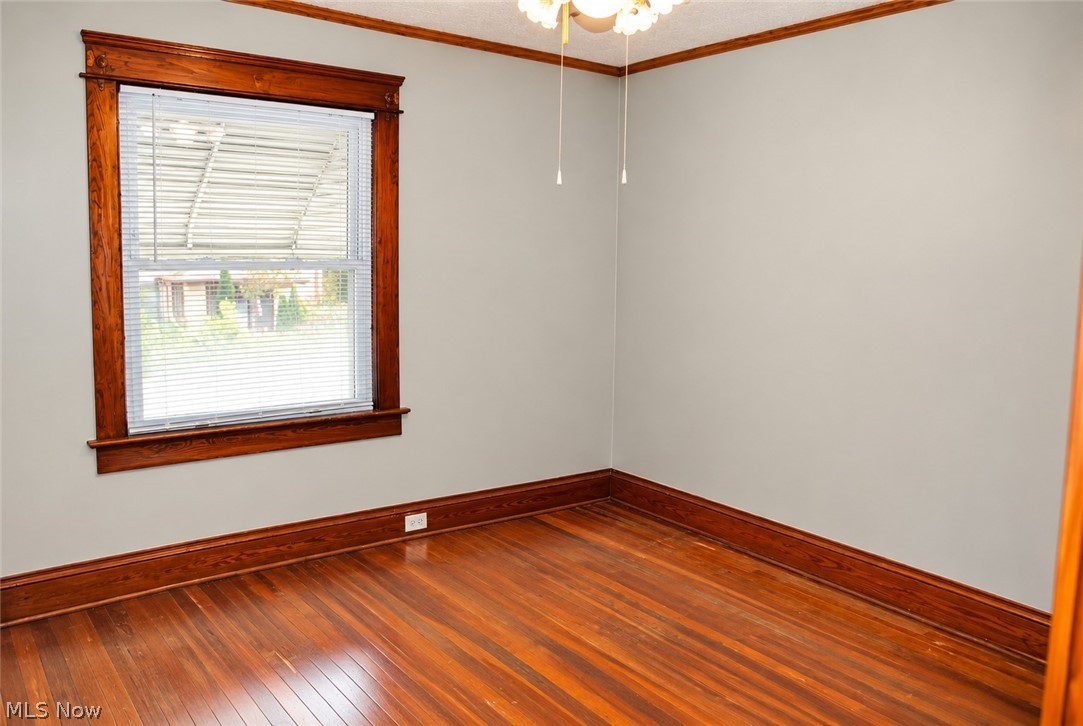 2070 W 100th Street Cleveland OH 44102
