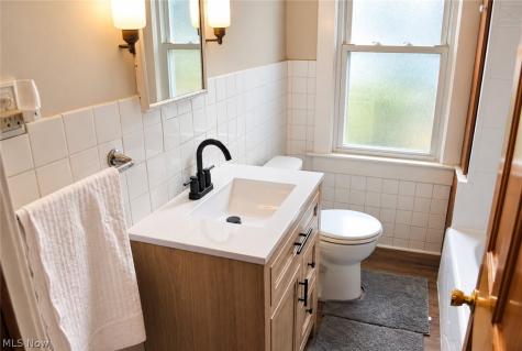 2070 W 100th Street Cleveland OH 44102