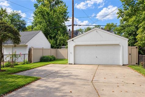 2070 W 100th Street Cleveland OH 44102