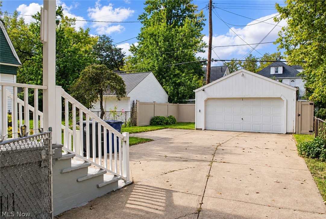 2070 W 100th Street Cleveland OH 44102