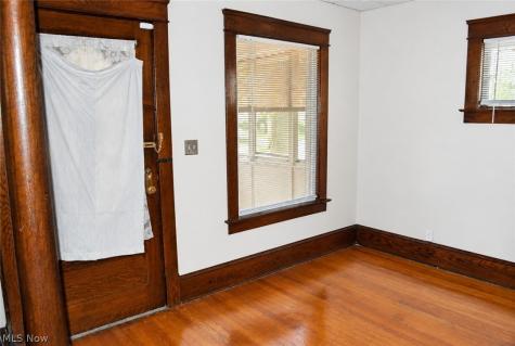 2070 W 100th Street Cleveland OH 44102
