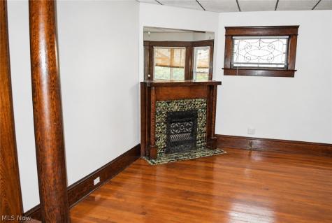 2070 W 100th Street Cleveland OH 44102