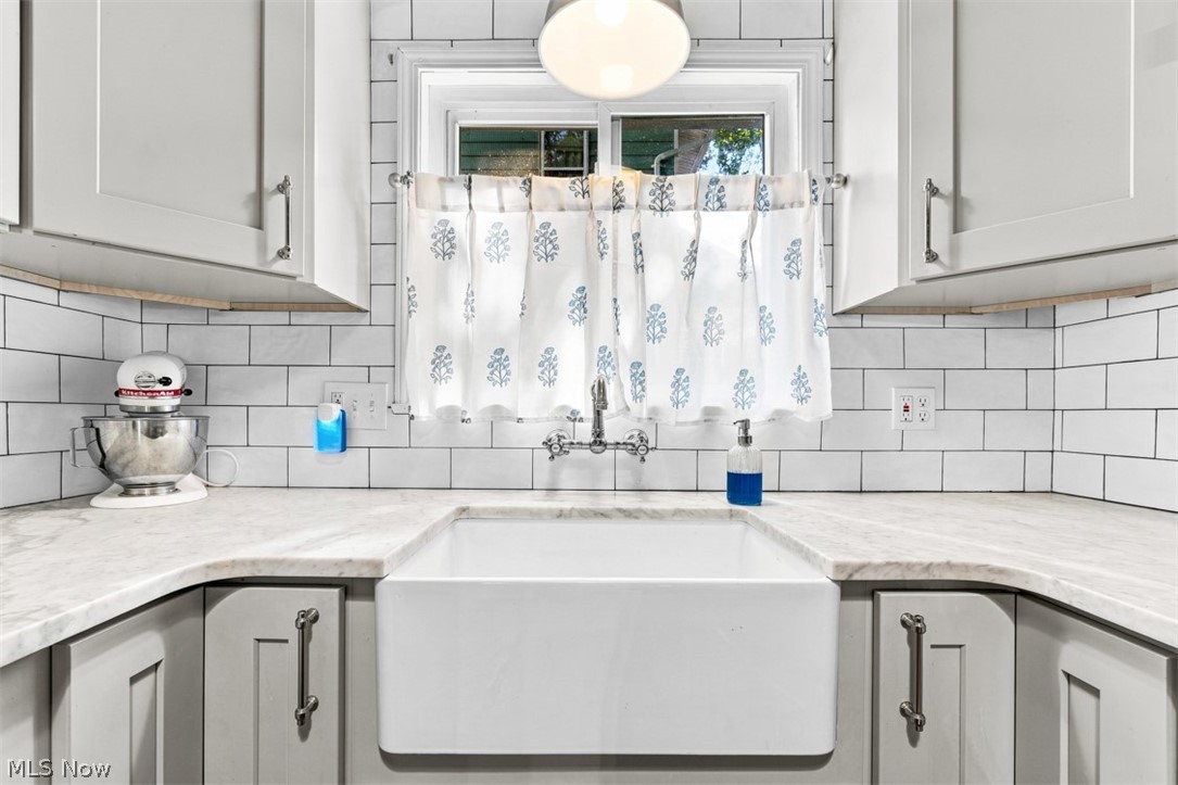 7135 Cedar Street Chagrin Falls OH 44022