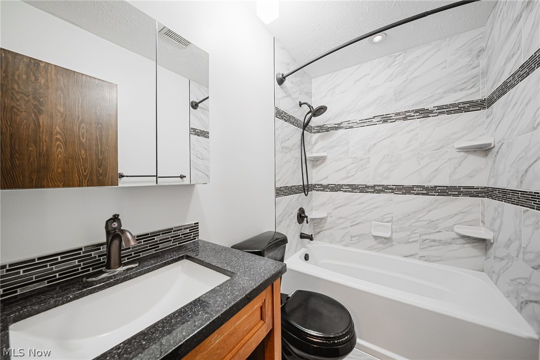 5950 Bayberry Circle North Ridgeville OH 44039