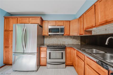 5950 Bayberry Circle North Ridgeville OH 44039