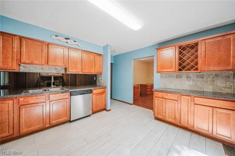 5950 Bayberry Circle North Ridgeville OH 44039