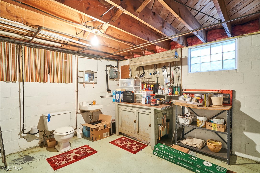 1450 Edgemoor Avenue Akron OH 44313