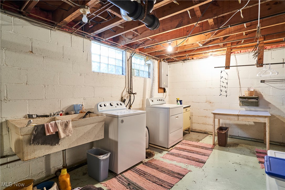 1450 Edgemoor Avenue Akron OH 44313