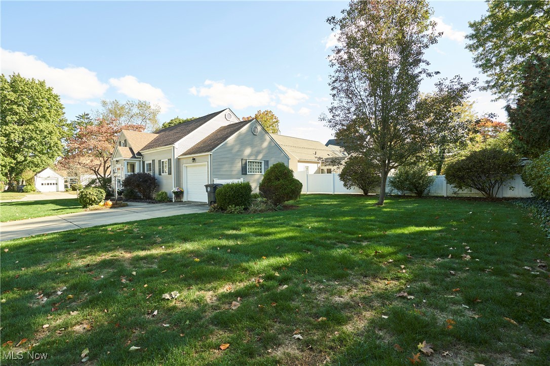 1450 Edgemoor Avenue Akron OH 44313