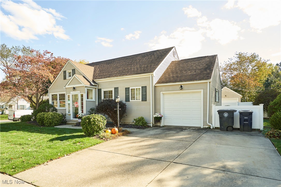 1450 Edgemoor Avenue Akron OH 44313