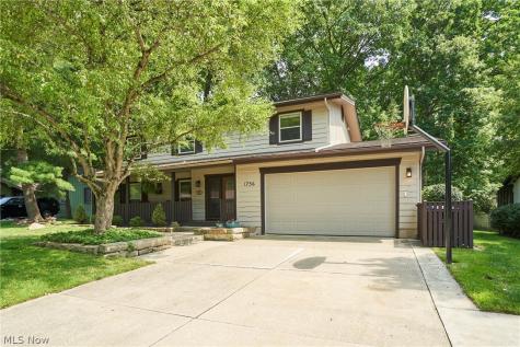 1756 Deepwood Drive Akron OH 44313