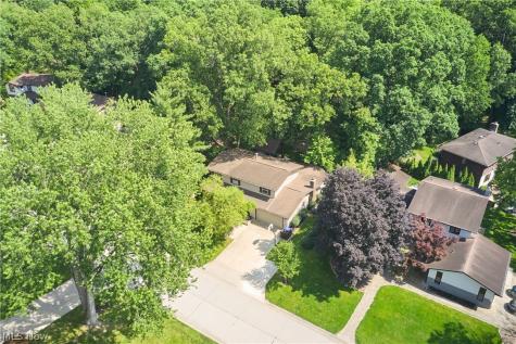 1756 Deepwood Drive Akron OH 44313