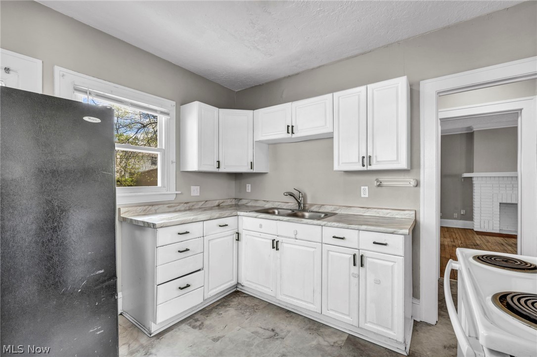 921 Helmsdale Road Cleveland Heights OH 44112