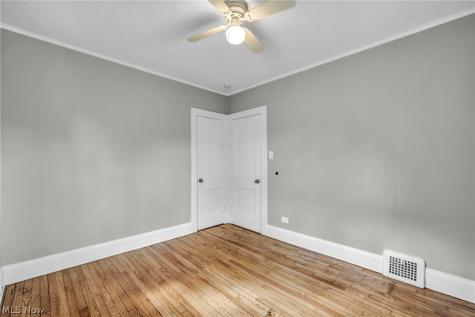 921 Helmsdale Road Cleveland Heights OH 44112