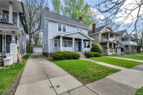921 Helmsdale Road Cleveland Heights OH 44112