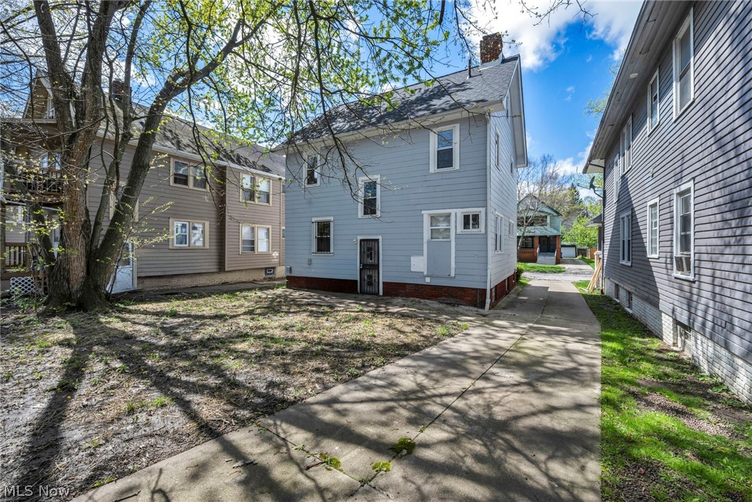 921 Helmsdale Road Cleveland Heights OH 44112